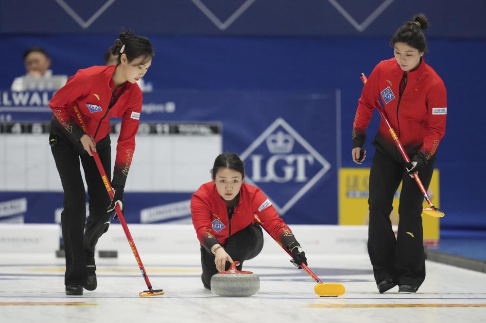 明不仅让球 明不仅让球